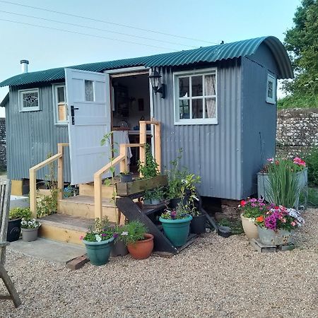 Hotel Up At The Barn Petworth Exterior foto